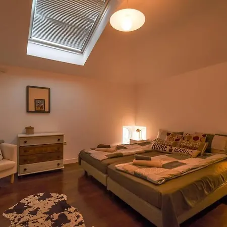 Spacious And Cozy 3 Bedroom Apartment In Downtown Sofia