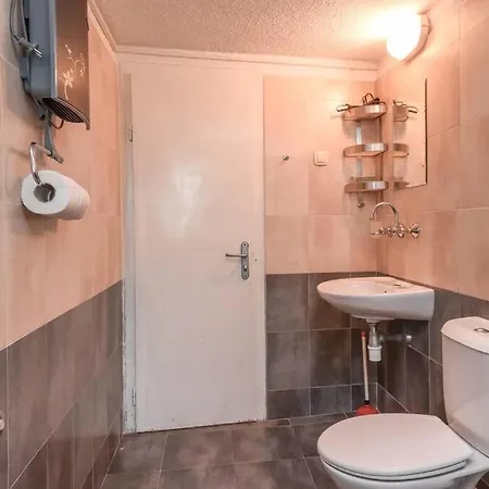 Spacious And Cozy 3 Bedroom Apartment In Downtown Sofia Sofia