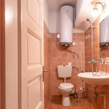 Spacious And Cozy 3 Bedroom Apartment In Downtown Sofia Lejlighed